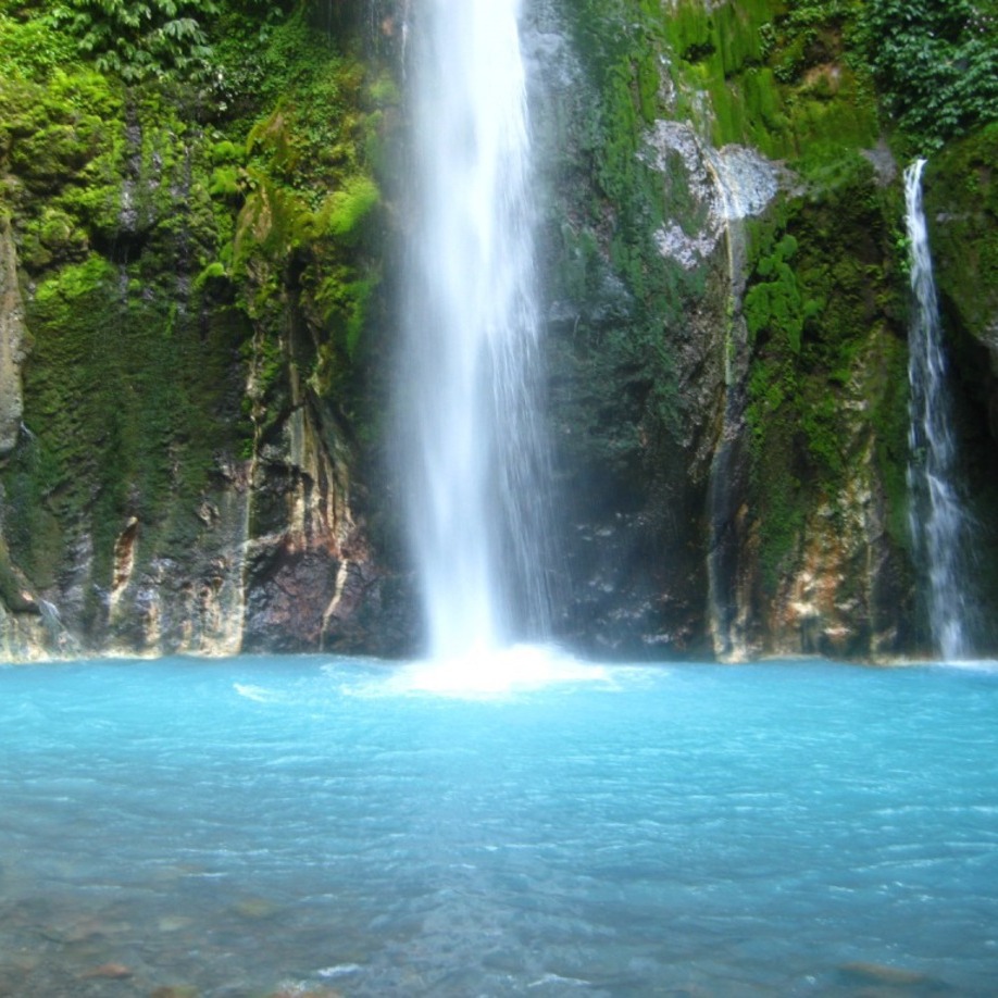 Dua Warna Waterfall